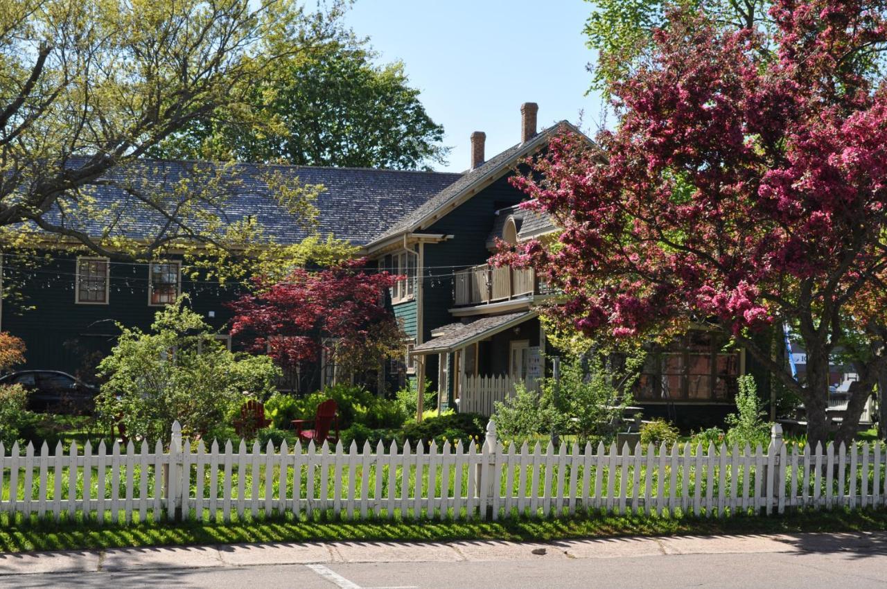 Holman'S Heritage Suites Summerside Extérieur photo