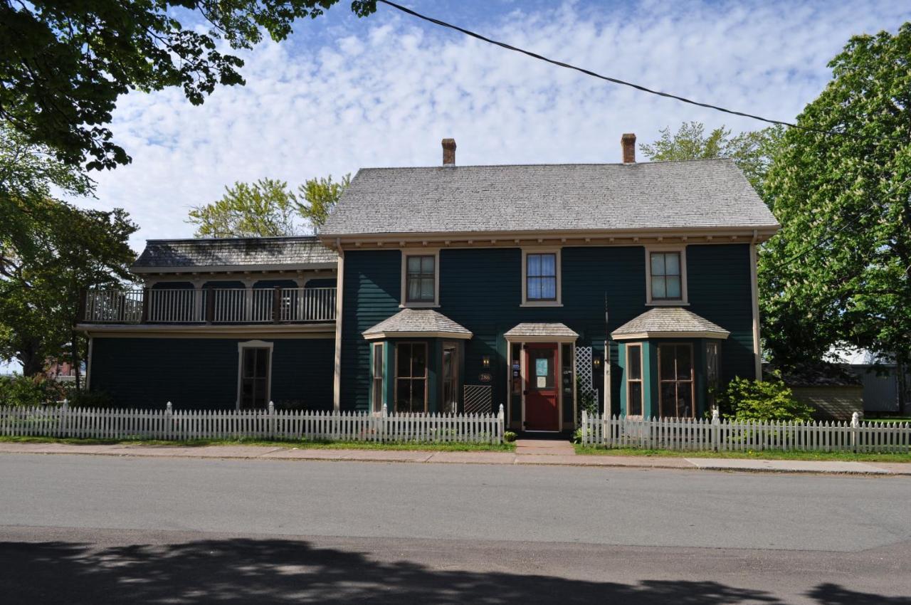 Holman'S Heritage Suites Summerside Extérieur photo